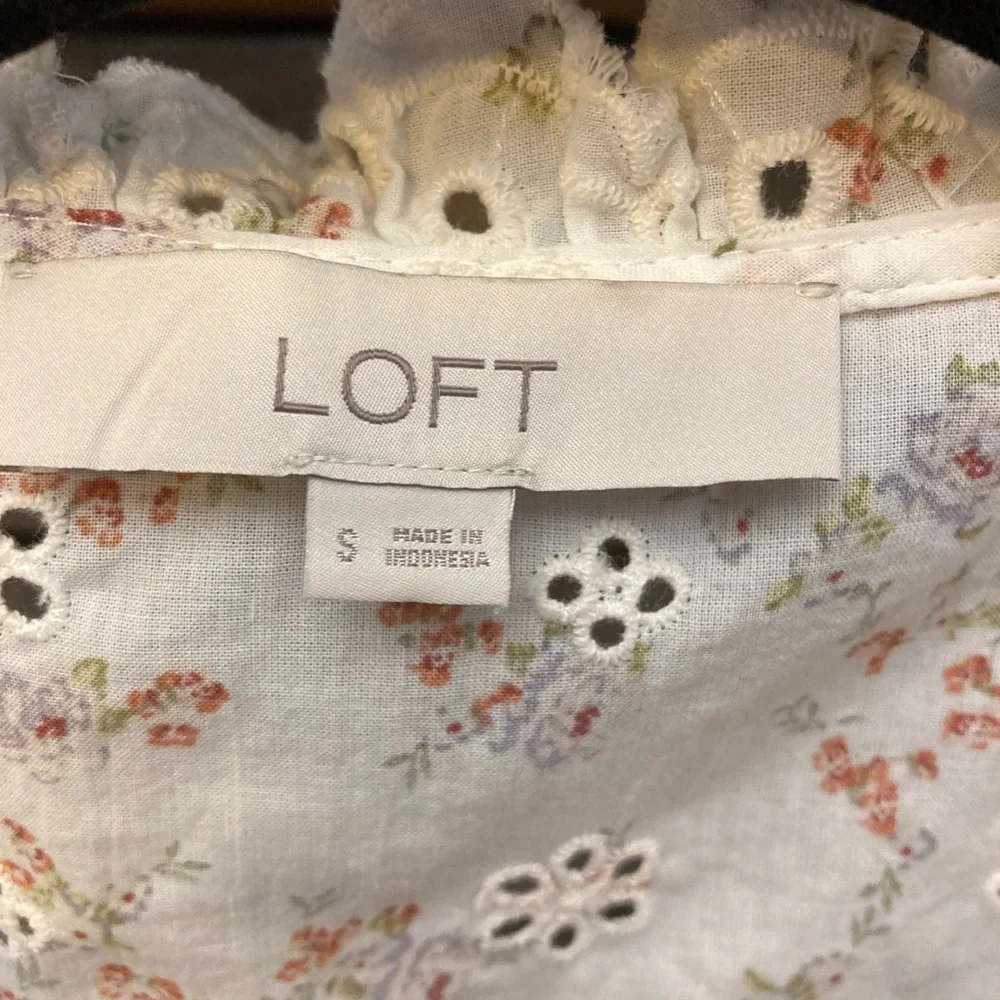 LOFT Cream Floral Ruffle Blouse - Picture 3 of 7